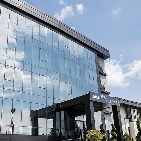 Hotel Spa Ice Resort Ghiroda ภายนอก รูปภาพ