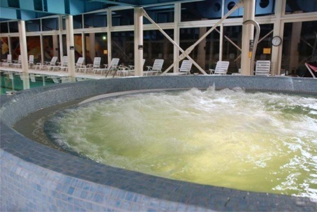 Hotel Spa Ice Resort Ghiroda ภายนอก รูปภาพ